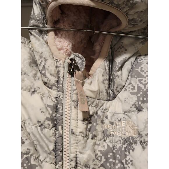 The North Face Reversible Puffer Jacket, 12m-18m (up to 2t-3t) - Picture 3 of 8